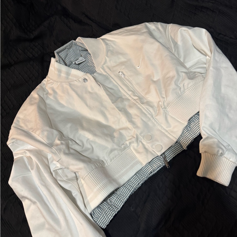 New white Nike with Striped Women's Jacket